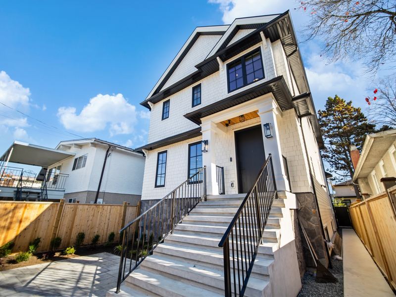 6879 Quebec St - South Vancouver